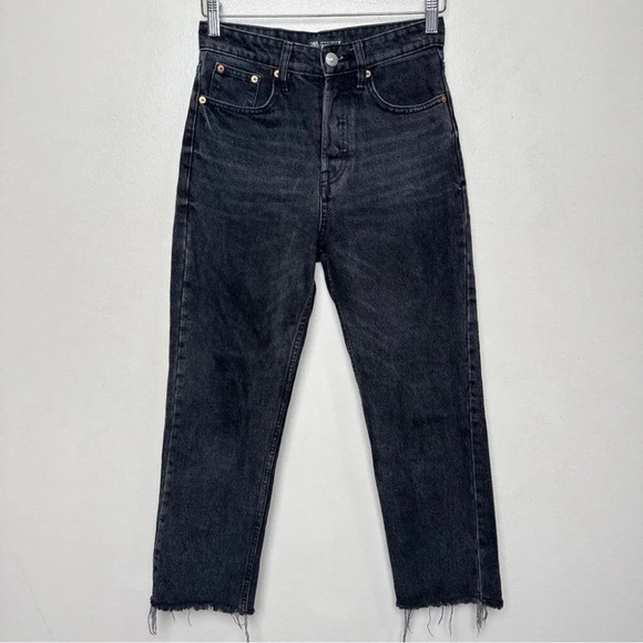Zara Womens 2 Frayed  Hem High Waist Jeans - Picture 2 of 13